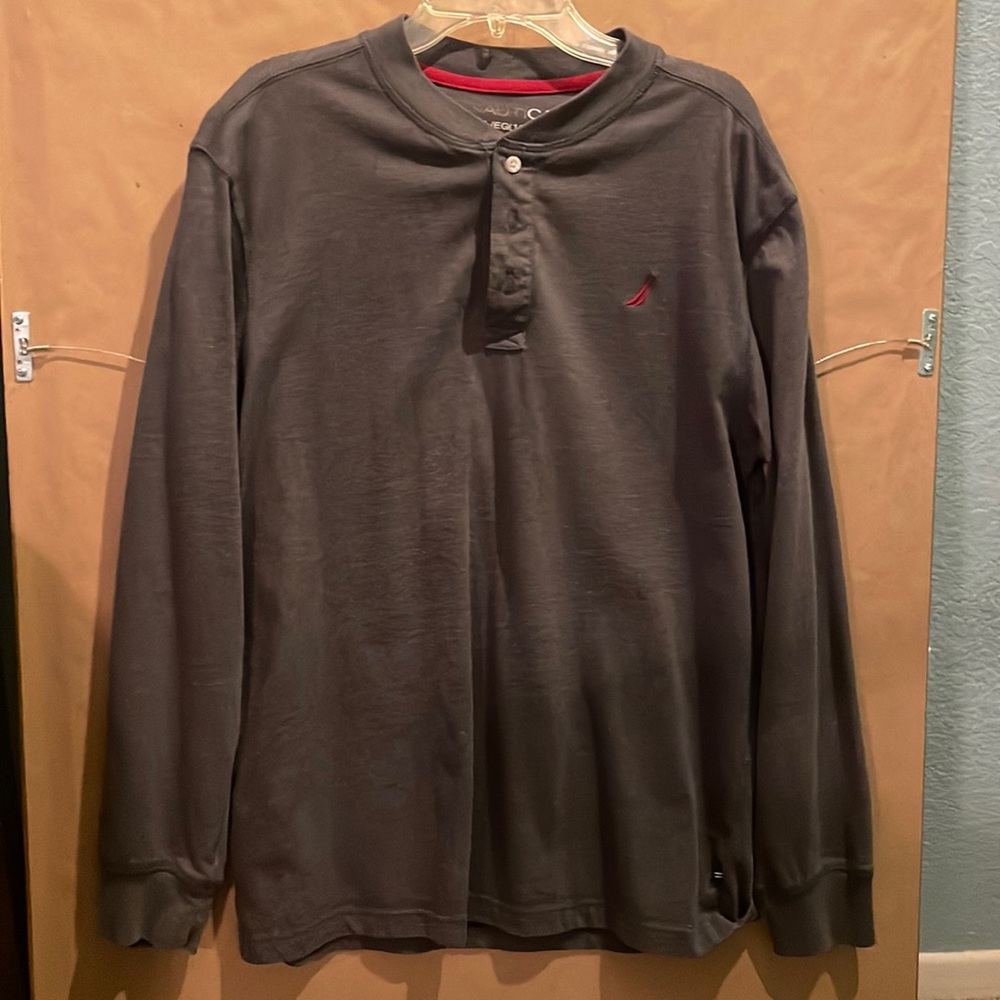 Long sleeve shirt, young man size 18-20